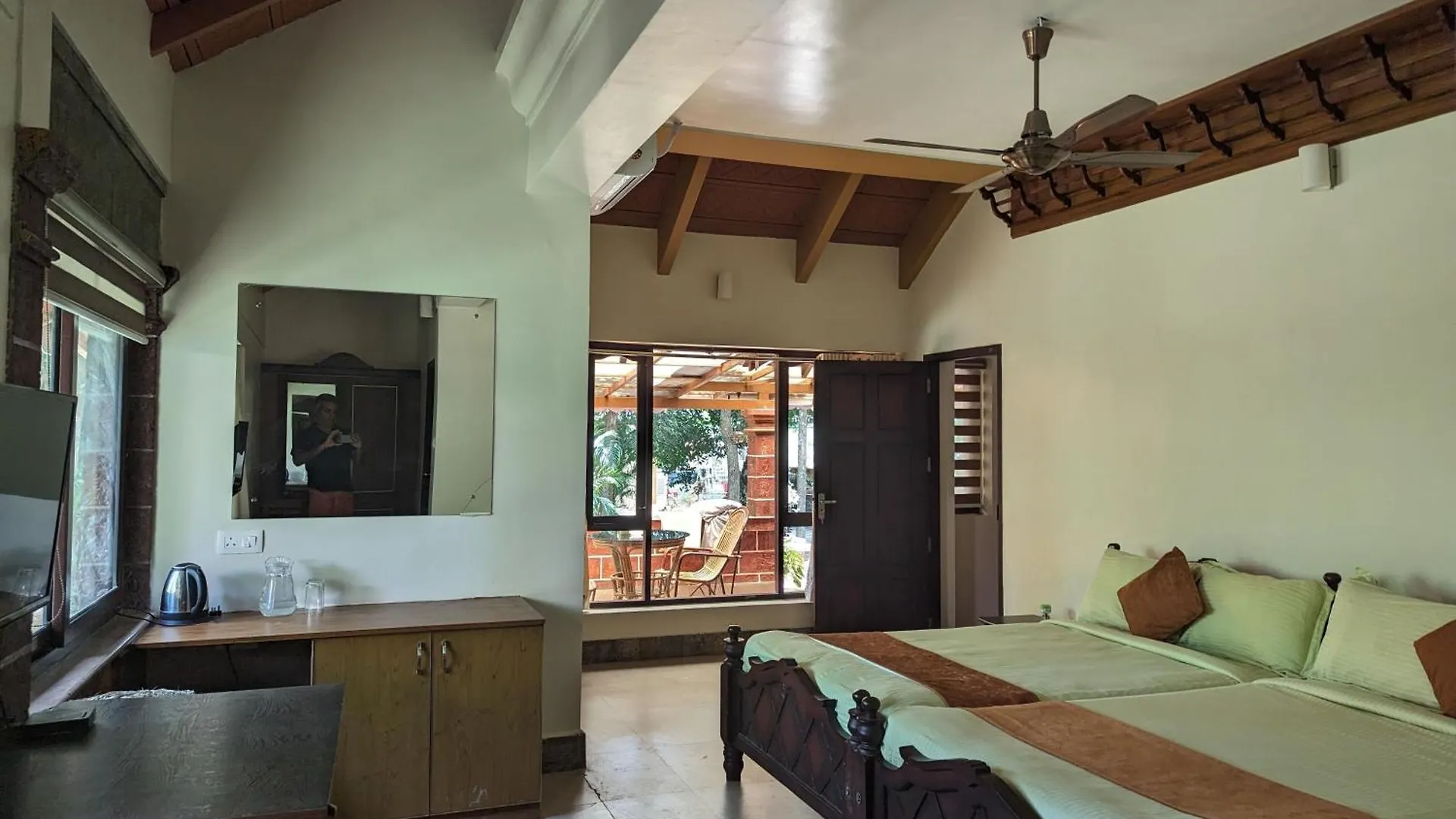 Neelambari Ecotoursm Hotel Thrissur
